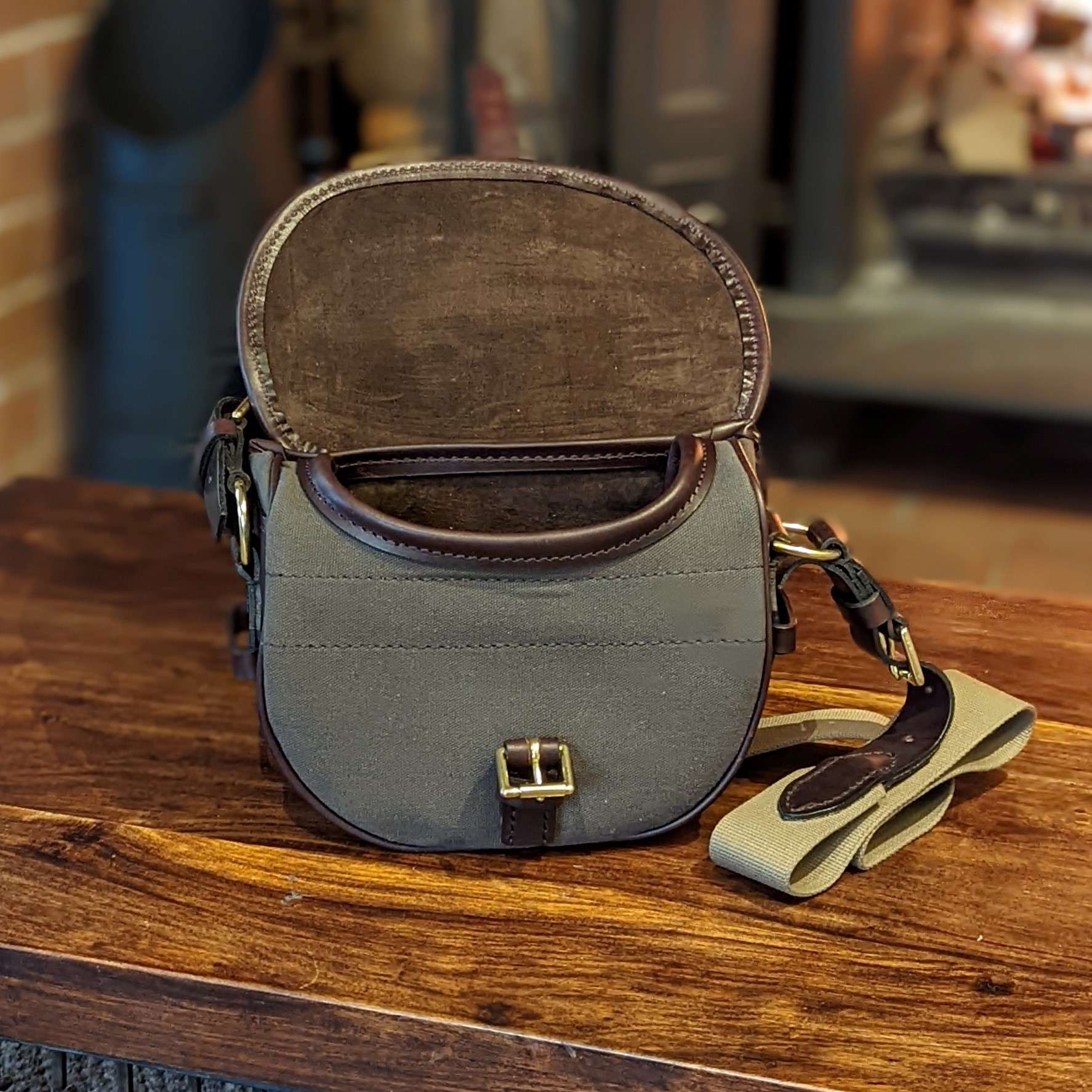 Product 101-1064-3 - Cartridge bag 100 - Brown-Green Canvas - Interior