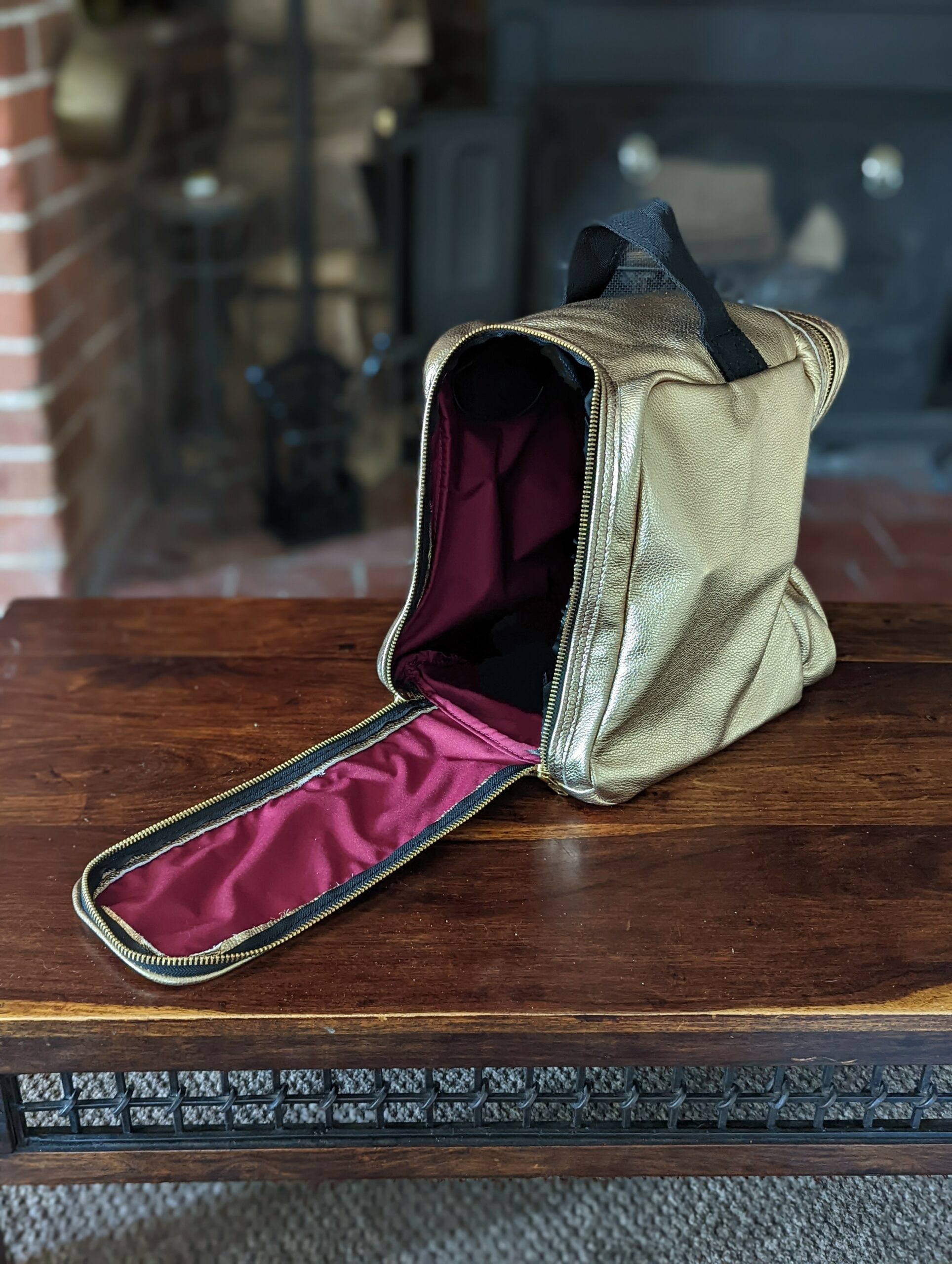 Product 102-1525-3 - Adult Boot Bag - Gold - Intrerior