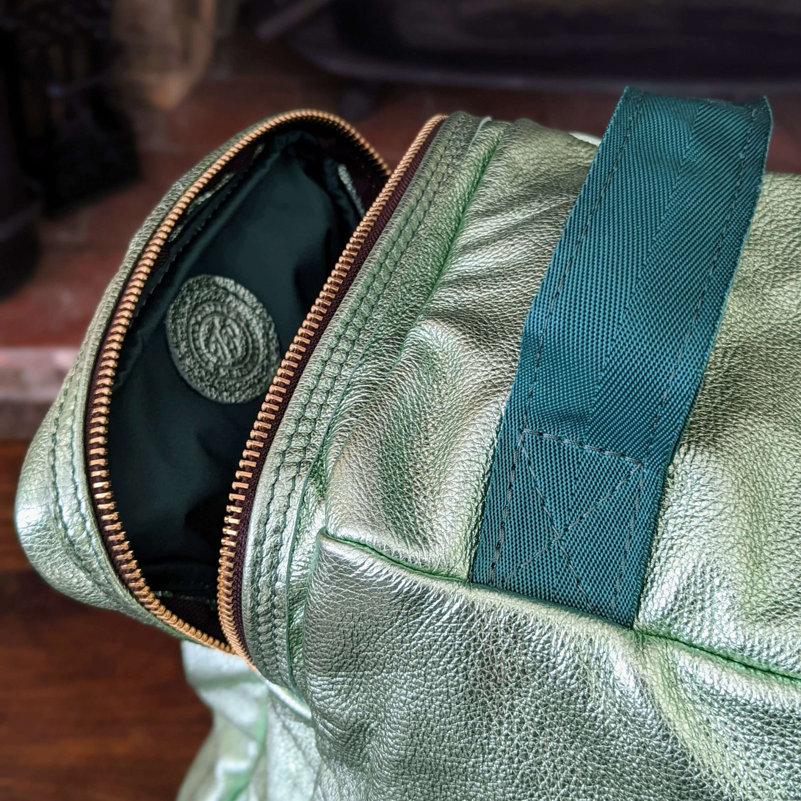 Product 102-1523-3 - Adult Boot Bag - Menthe - Rear Pocket